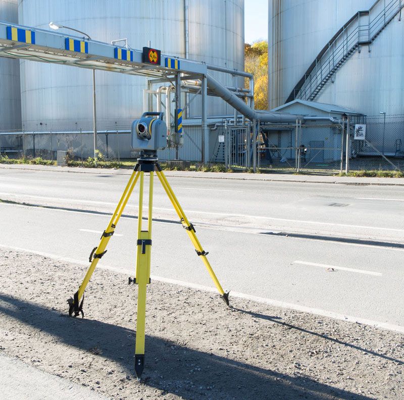 Surveying camera equipment at an industrial plant 